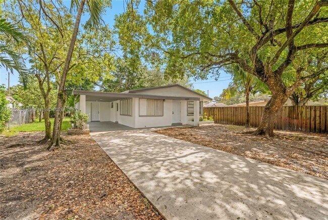 1709 N 59th Terrace in Hollywood, FL - Building Photo - Building Photo