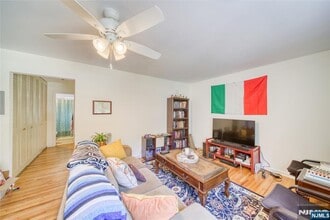 132 Regency Park in Ramsey, NJ - Building Photo - Building Photo