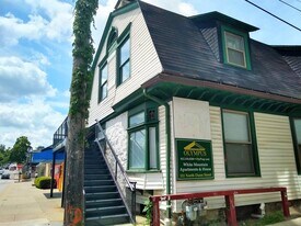 107 N Dunn St in Bloomington, IN - Building Photo