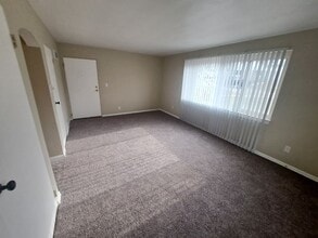 2131 21st Ave in Rock Island, IL - Foto de edificio - Building Photo