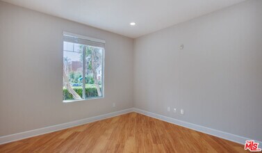 5557 W 6th St in Los Angeles, CA - Building Photo - Building Photo