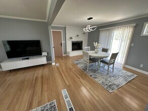 3440 Laura Ln in St. Louis, MO - Building Photo - Building Photo