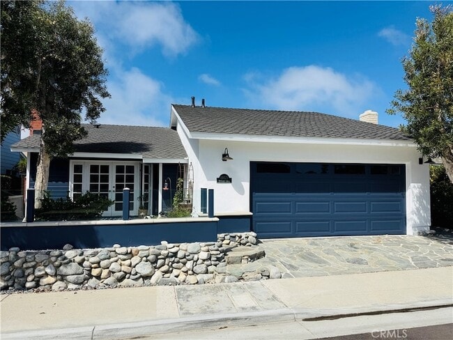 18071 Westlake Cir in Huntington Beach, CA - Building Photo - Building Photo