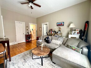 35 Bay State Rd, Unit 5 in Boston, MA - Building Photo - Building Photo