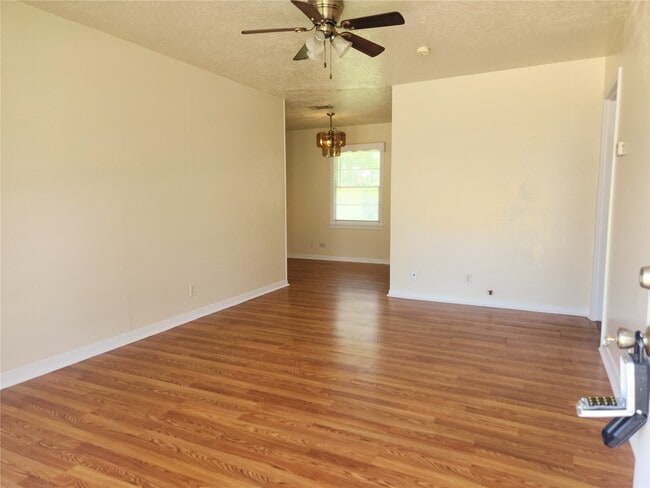 property at 2914 Vance