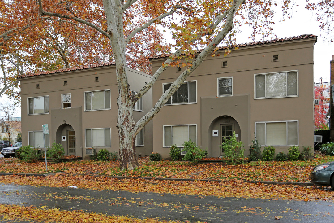 1501 T St in Sacramento, CA - Foto de edificio