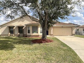 611 Moss Park Ct in Kissimmee, FL - Building Photo