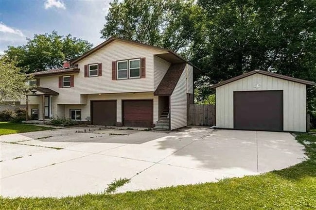 property at 1429 Valley View Dr
