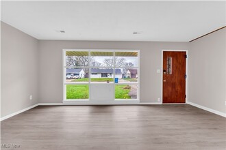 6531 Kenbridge Rd in Parma Heights, OH - Building Photo - Building Photo