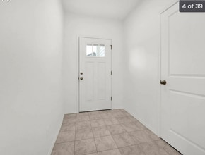 4353 Kalmia St in Springfield, OR - Foto de edificio - Building Photo