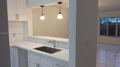 8382 SW 152nd Ave Cir in Miami, FL - Building Photo - Building Photo