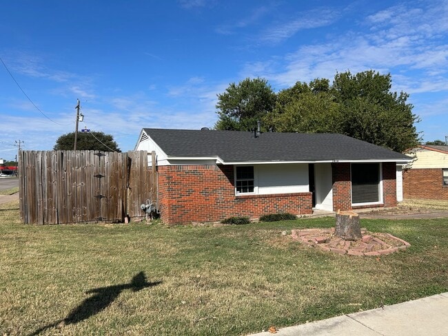 1414 Harmon Terrace in Arlington, TX - Building Photo - Building Photo