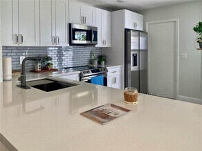 4437 NW 99th Way in Sunrise, FL - Building Photo - Building Photo