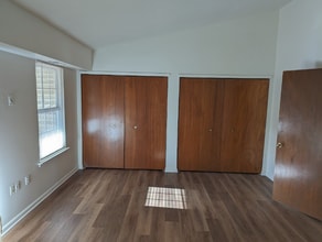 77 Sandybrook Dr in Langhorne, PA - Foto de edificio - Building Photo