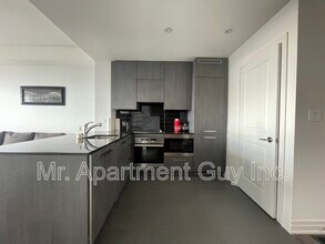 8 The Esplanade in Toronto, ON - Building Photo - Building Photo