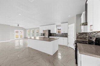 178 Road 5126 Rd in Cleveland, TX - Building Photo - Building Photo