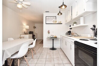 2060 NW 34th Ave in Gainesville, FL - Building Photo - Building Photo