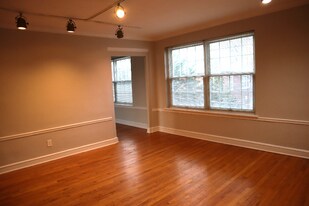 7545 Wellington Way, Unit 2B in Clayton, MO - Building Photo