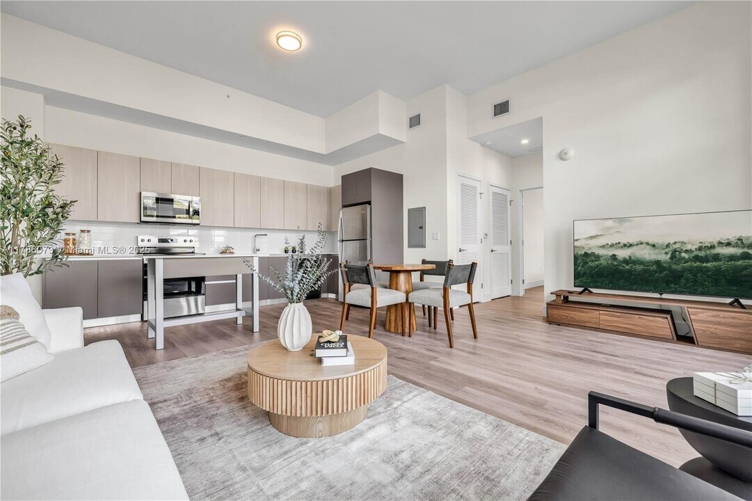 3701 N Dixie Hwy-Unit -115 in Oakland Park, FL - Foto de edificio