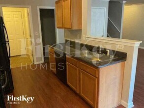 736 Shadow Lake Dr in Lithonia, GA - Foto de edificio - Building Photo