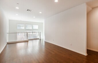 5441 Ocean, 102 in Hawthorne, CA - Foto de edificio - Building Photo