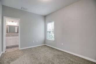 16960 W Ivanhoe St in Montgomery, TX - Foto de edificio - Building Photo