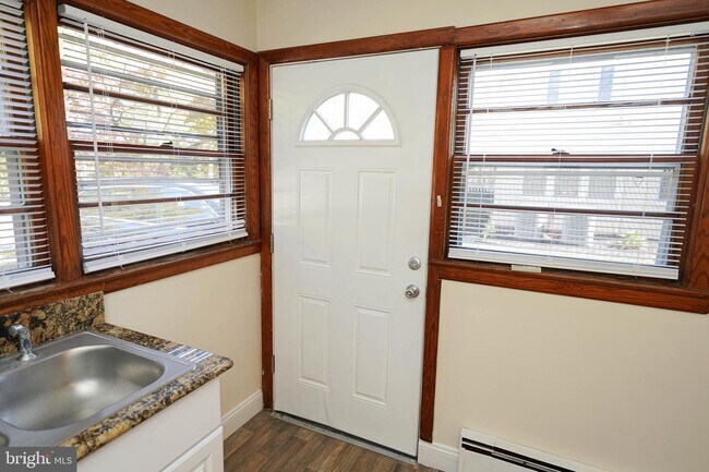 512 S Park Dr-Unit -C in Salisbury, MD - Foto de edificio - Building Photo