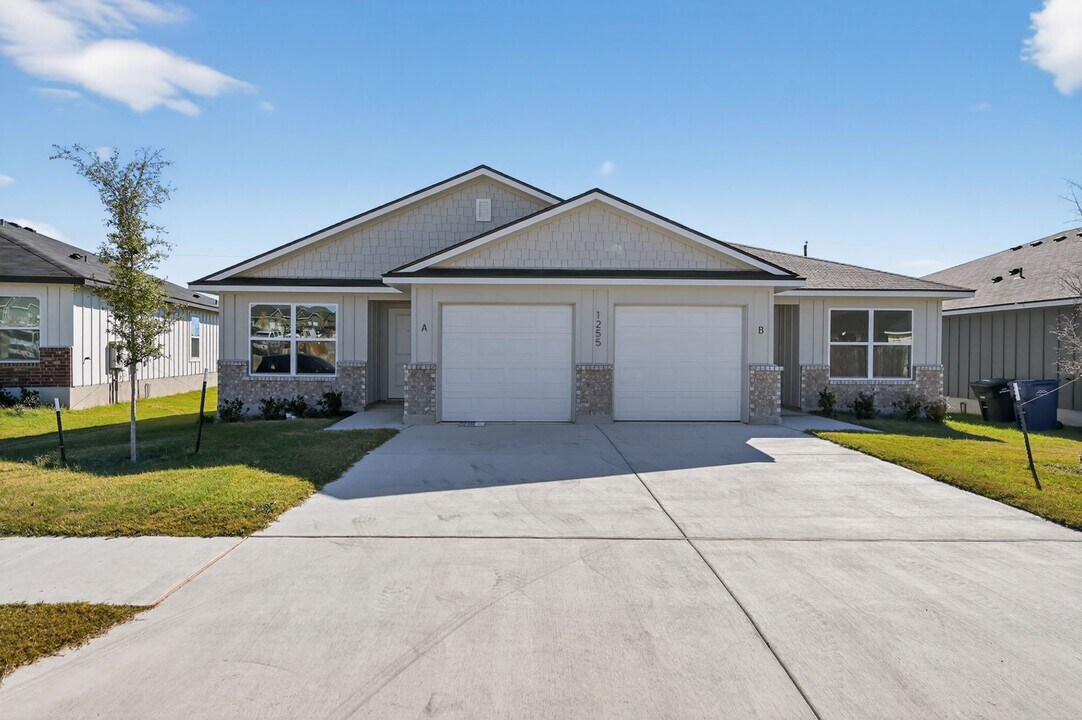 1255 Concord Dr in Copperas Cove, TX - Foto de edificio