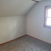 3026 Sterling Rd in Lorain, OH - Building Photo - Building Photo