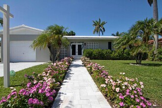 8 Wellesley Dr in Lake Worth Beach, FL - Building Photo - Building Photo