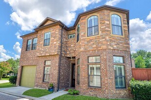 1915 Upland Sky in Houston, TX - Building Photo