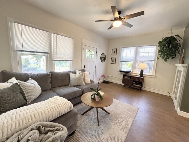 1415-1417-1417 Hollywood Ave