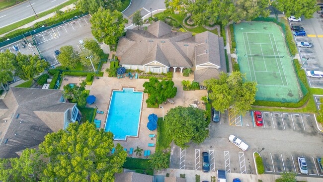 13016 Plantation Park Cir in Orlando, FL - Building Photo - Building Photo