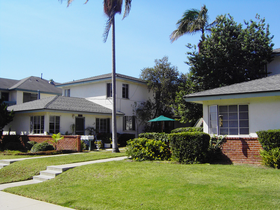 Lamont Street Apartments in San Diego, CA - Building Photo