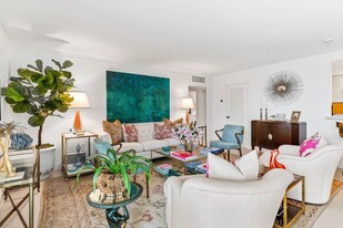 354 Chilean Ave in Palm Beach, FL - Building Photo