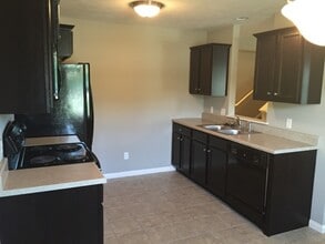 1653 Belclare Rd in Normal, IL - Building Photo - Building Photo