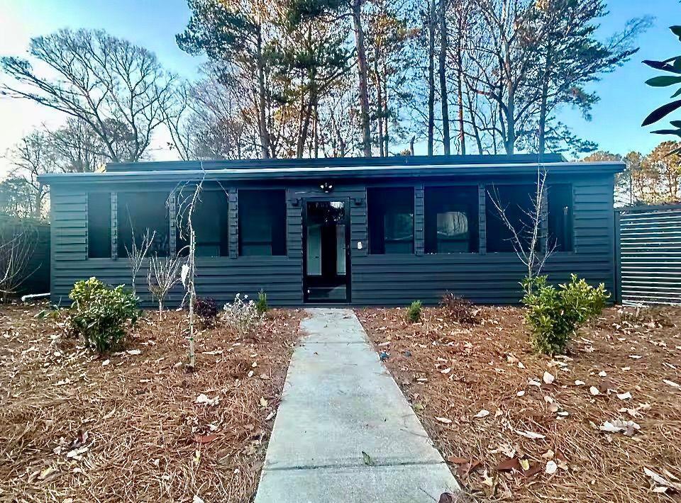 3229 Kingsdale Dr SW in Atlanta, GA - Building Photo