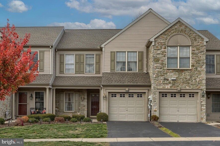 1959 Deer Run Dr in Hummelstown, PA - Foto de edificio