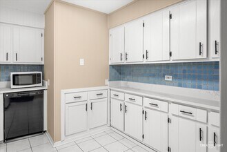 109 S Gregory St in Aurora, IL - Building Photo - Building Photo