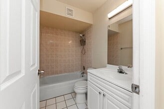 1441 N Dearborn St, Unit 2D in Chicago, IL - Foto de edificio - Building Photo