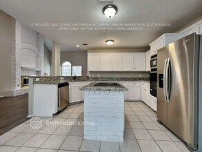 1001 Apache Oaks Dr in Round Rock, TX - Foto de edificio - Building Photo