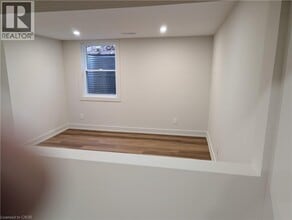 10 Weaver St in Cambridge, ON - Building Photo - Building Photo