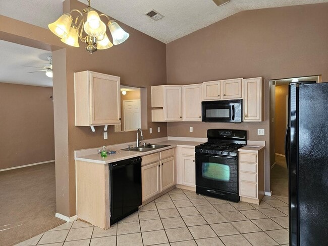 408 Leeward Dr NW in Albuquerque, NM - Building Photo - Building Photo