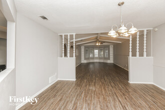 500 Hinton St in Grand Prairie, TX - Foto de edificio - Building Photo