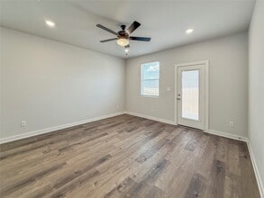 2104 Lost Timbers Dr in Conroe, TX - Building Photo - Building Photo