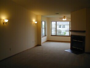 6645 Scattergood Ln, Unit 29 in Windsor, WI - Foto de edificio - Building Photo