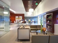 Resident lounge and conference room - 1600 Glenarm Apartamentos in Denver, Colorado