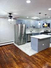 916 Stuyvesant Ave, Unit J2 in Irvington, NJ - Foto de edificio - Building Photo