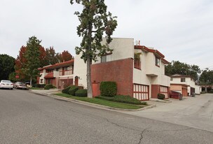 1445 Randall St in Glendale, CA - Building Photo