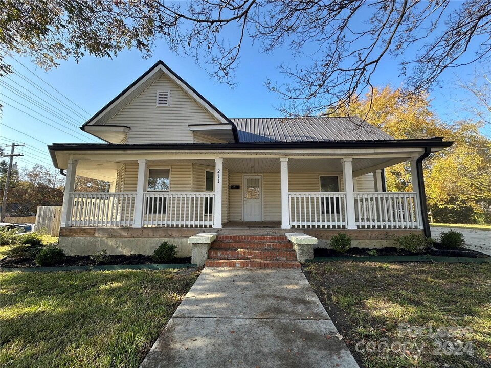 213 Kerr St NW in Concord, NC - Building Photo